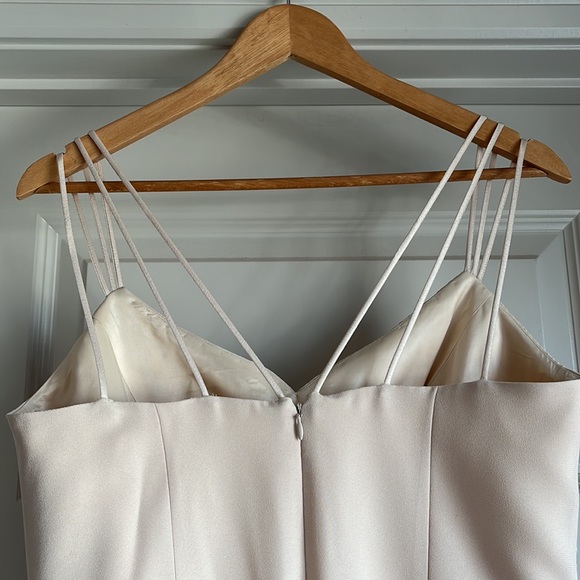 Daymore Couture. Size 12 Evening Gown / Wedding Dress. - Picture 5 of 8